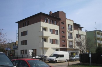 Budynek wielorodzinny Łomianki ul. Baczyńskiego 2004